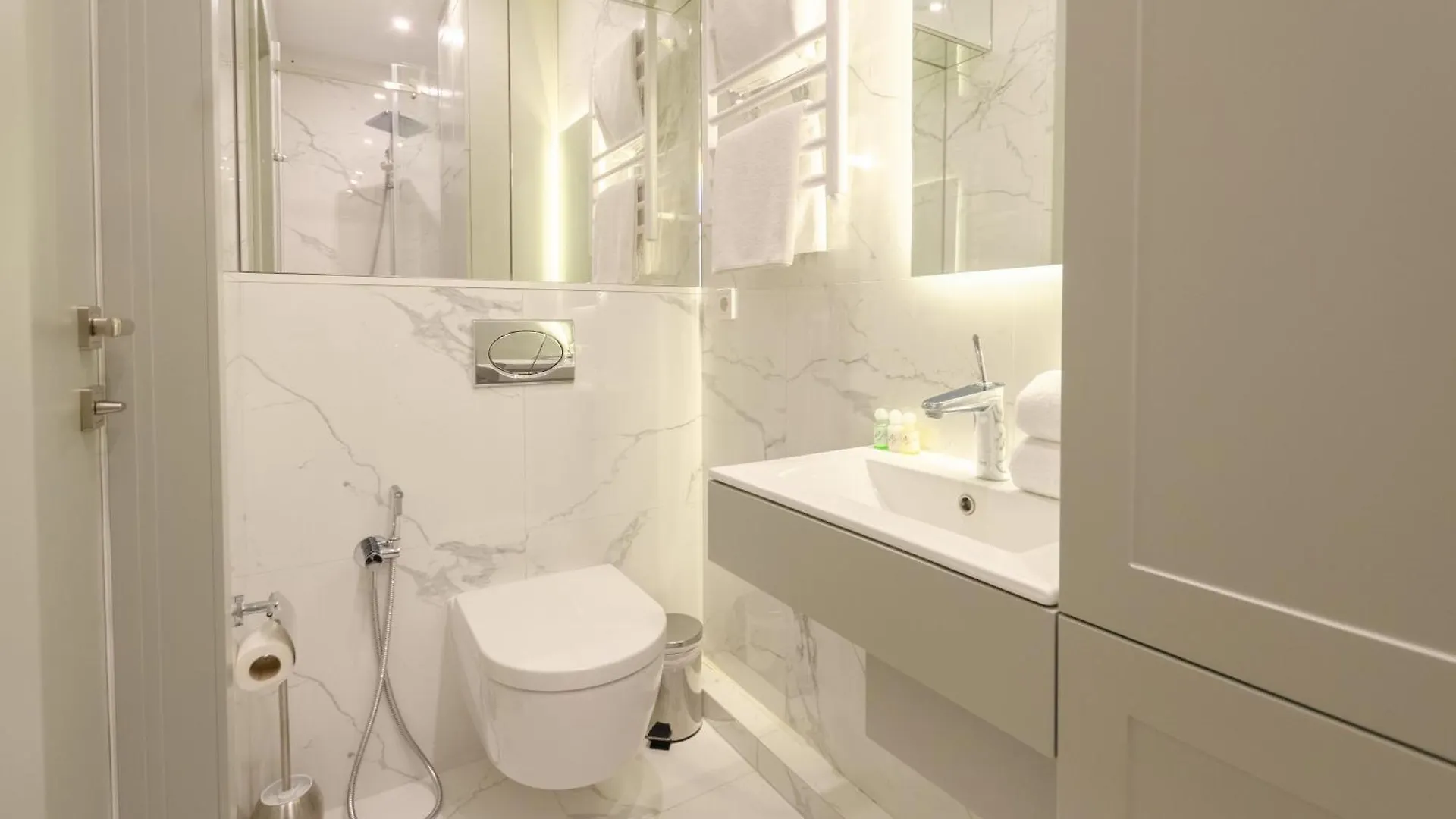 Petrovdom Apartments 17-183B In Rc New York Concept House, 74 Antonovycha Street Киев Украина